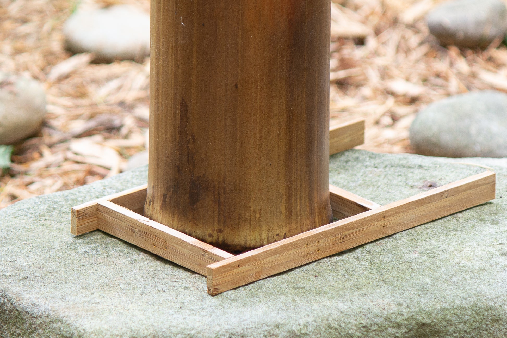 Shishi odoshi bamboo fountain with base